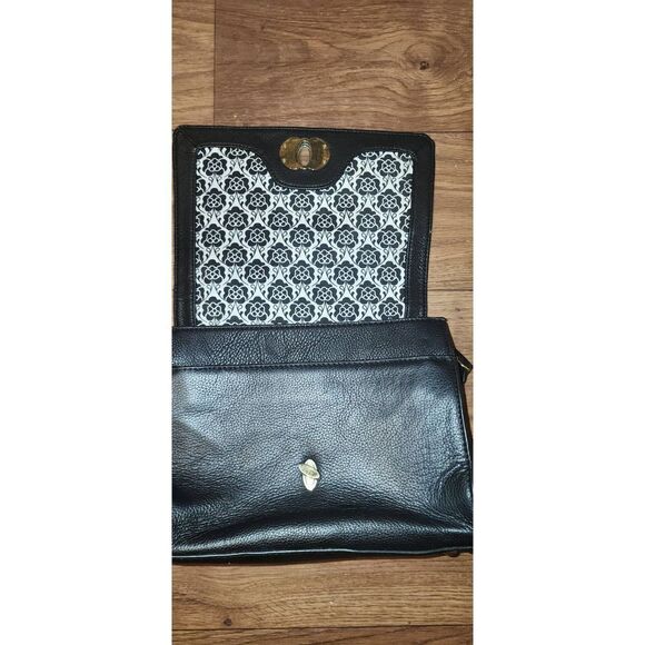 Emma
Fox Diva Purse   - Picture 9 of 11